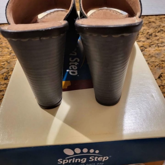 Spring Step Wedge Shoes - Picture 4 of 4